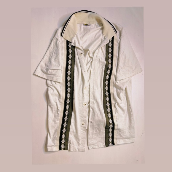 50’s style button down - Picture 2 of 2